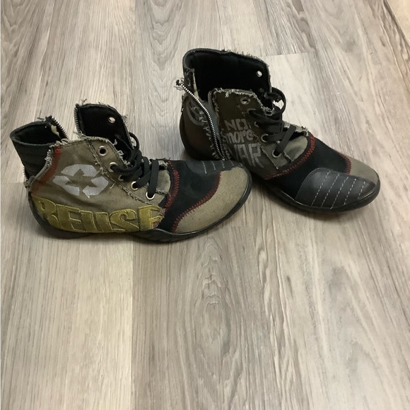 Unique High Top Shoes - Picture 2 of 4